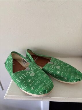 Groove Bags Slip-On Canvas Shoes with Health Print